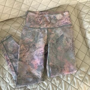 NWT Fabletics leggings size Medium sizes XS.